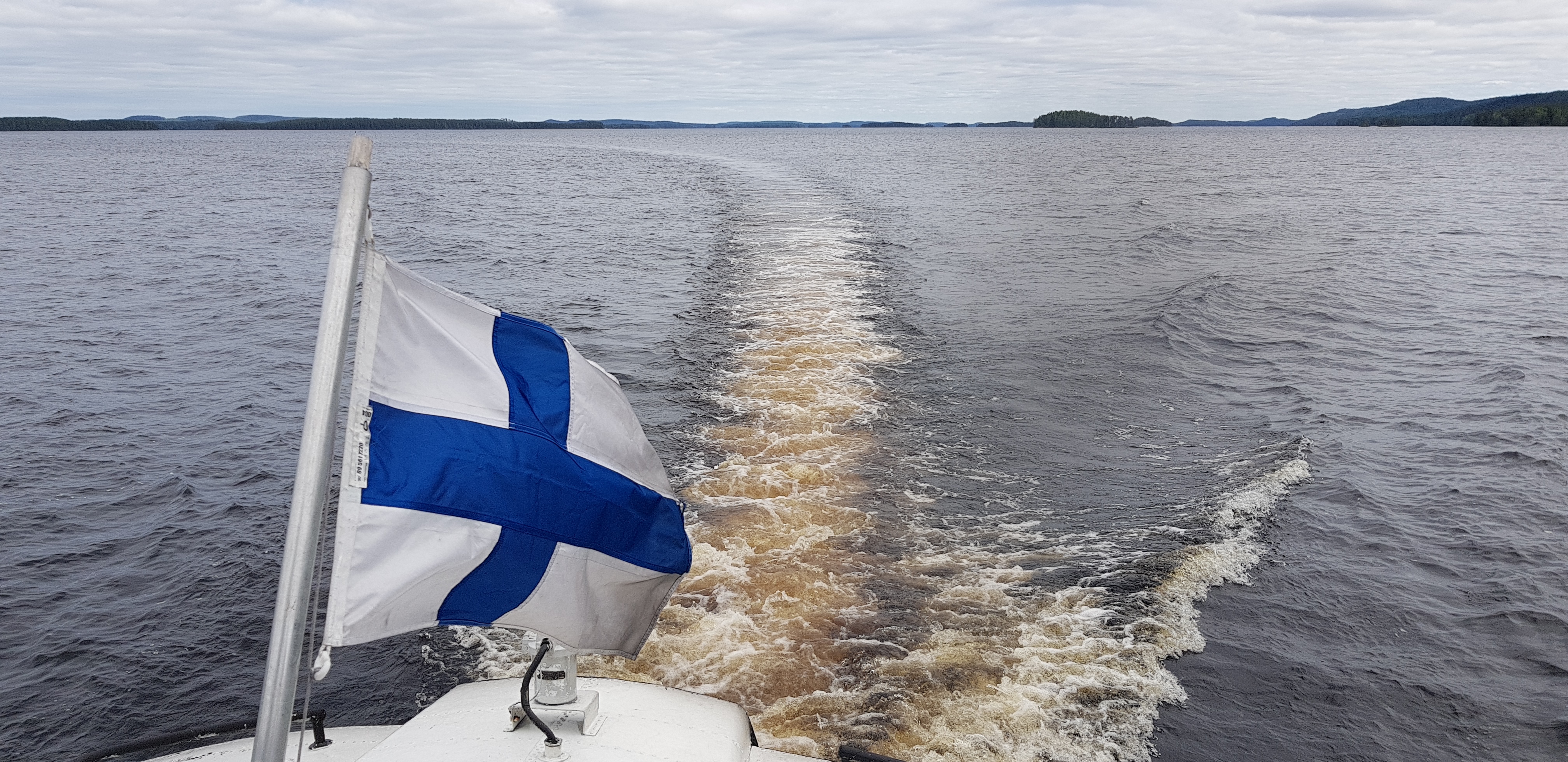 Bootsfahrt auf dem See Pielinen in Nordkarelien