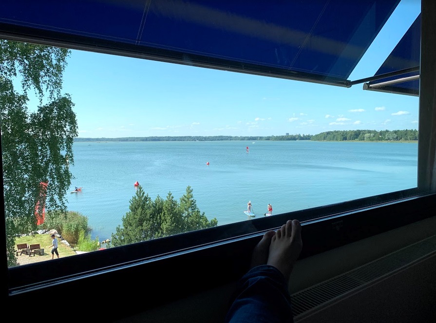 Ausblick aus Deluxe-Zimmer im Seaside Wing des Hilton Helsinki Kalastajatorppa