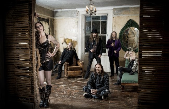 Floor Jansen und ihre Jungs von Nightwish
