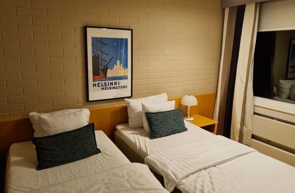 Einblick ins Doppelzimmer im Hotel Rantapuisto