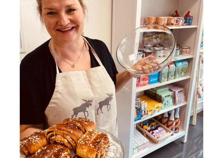 Betreiberin Annika Borisov im Little Finland Shop & Café in Hanau