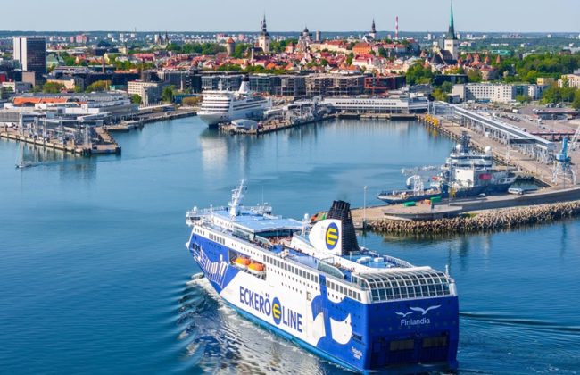 Die MS Finlandia von Eckerö Line läuft im Hafen von Tallinn ein